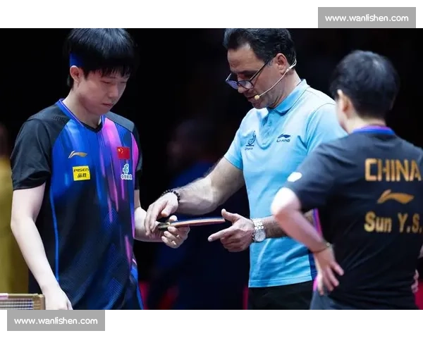 “喂球”还是“魔球”王楚钦这记发球让裁判都捏了把汗